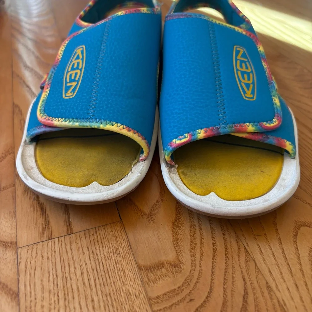 Keen Knotch Creek Sandals Big Kids youth boys size 4 girls Blue rainbow Shoes